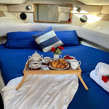 Yacht Hotel Barcelona Sant Adria de Besos Buitenkant foto