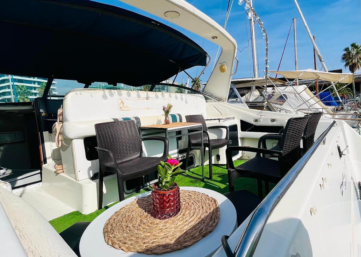 Yacht Hotel Barcelona Sant Adria de Besos Buitenkant foto