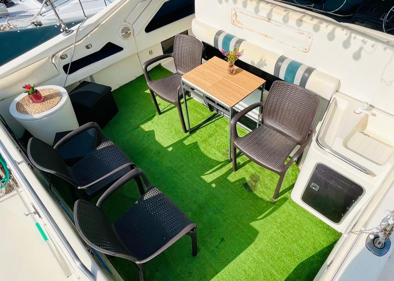 Yacht Hotel Barcelona Sant Adria de Besos Buitenkant foto