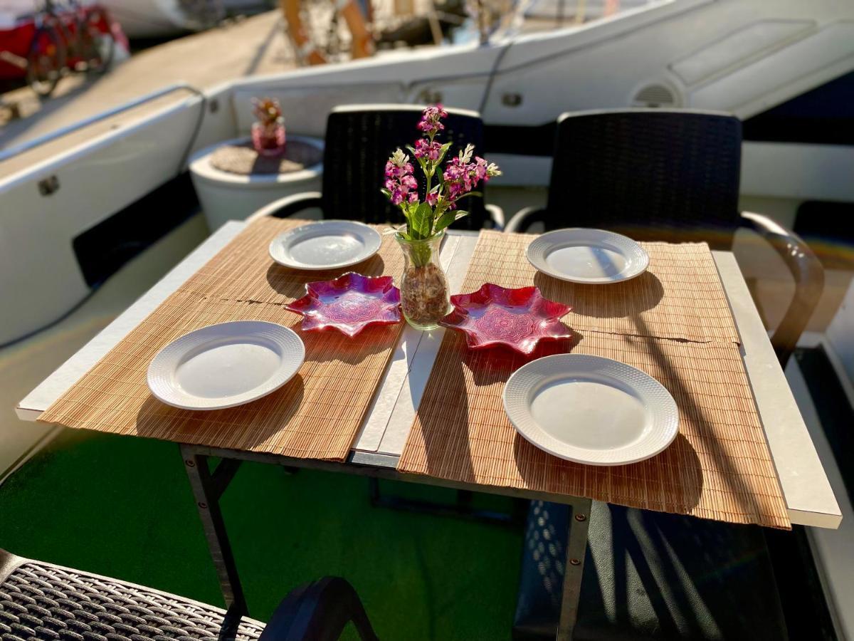 Yacht Hotel Barcelona Sant Adria de Besos Buitenkant foto