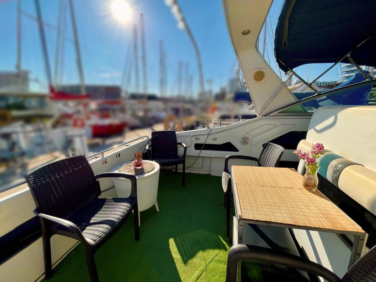Yacht Hotel Barcelona Sant Adria de Besos Buitenkant foto